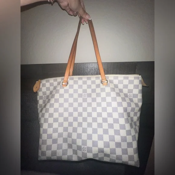 Louis Vuitton Lena MM Demier Azur - Picture 16 of 16